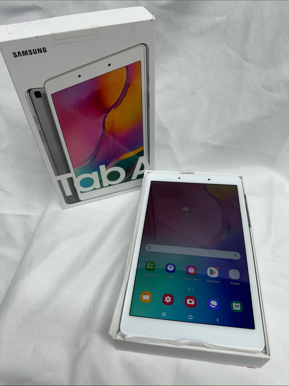 Samsung Tab A 8.0" Tablet - White Front, Silver Back
